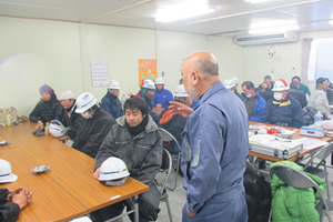 写真:8名のヒーローを支えたもの