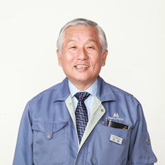 写真：丸政自立訓練学校 校長 兼丸政建設株式会社 社長炭屋　昭弘